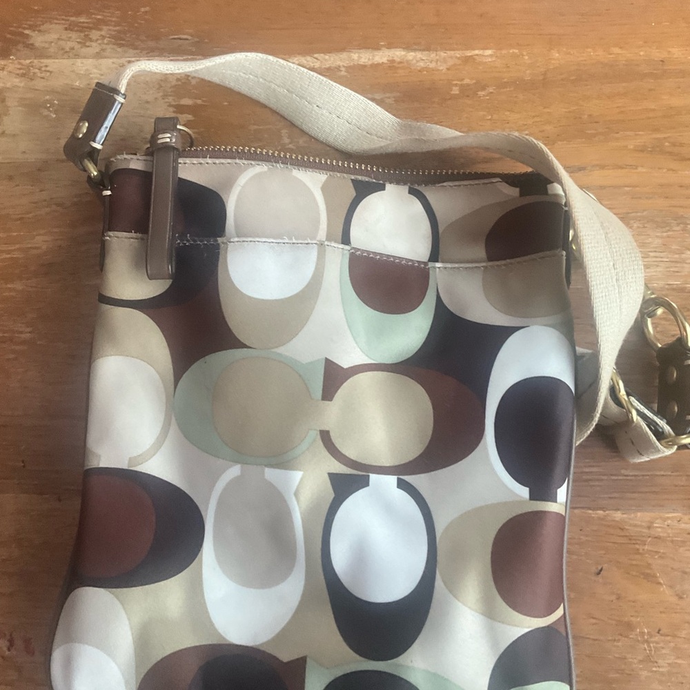Elegant Patterned Crossbody Bag